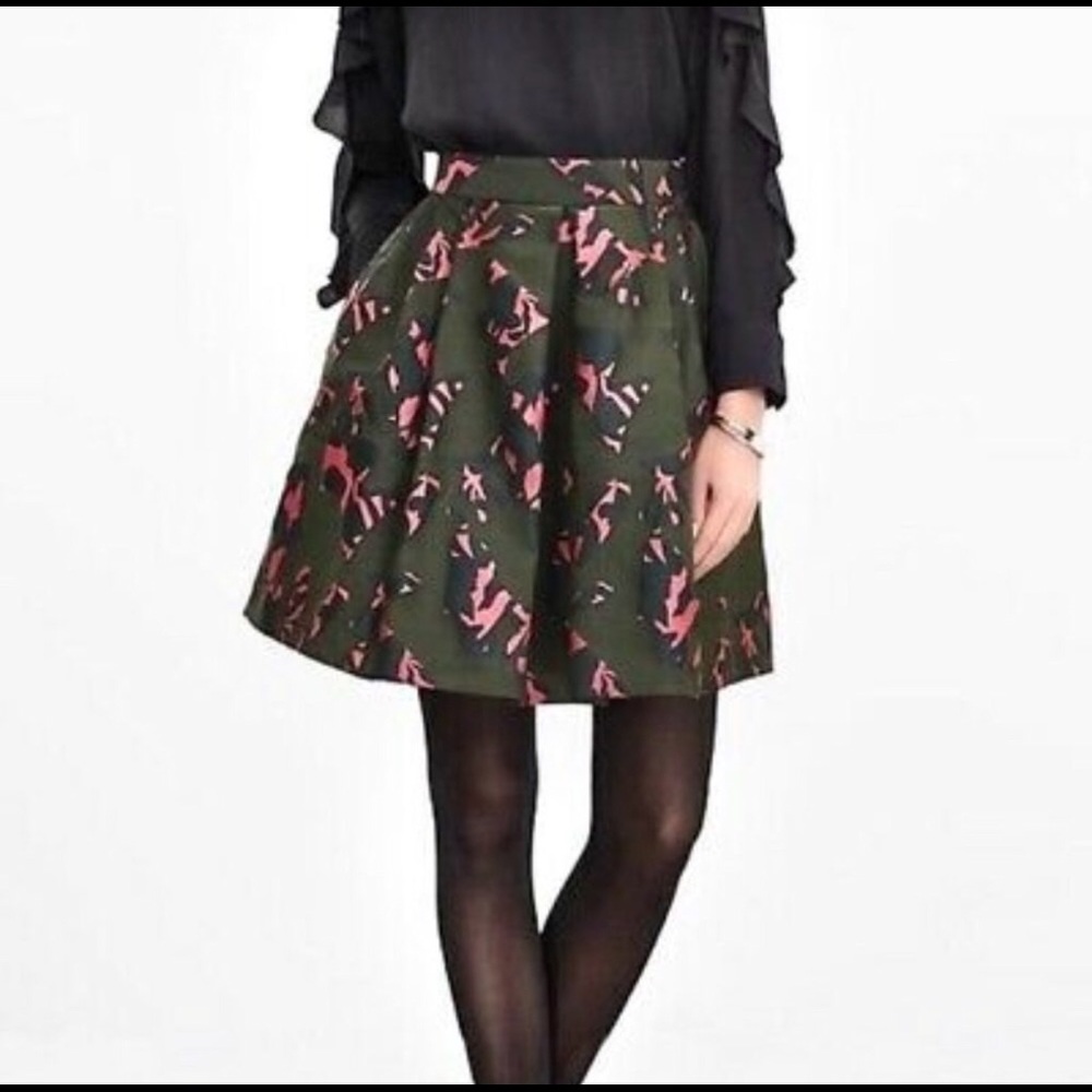 Banana republic jigsaw skirt size 0 NWT